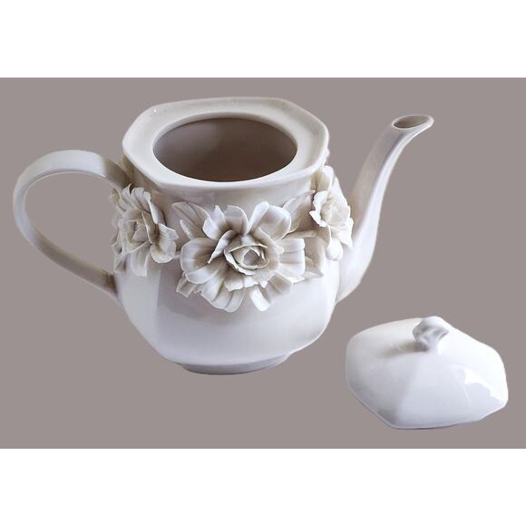 TEAPOT-I. Godinger & Co.-Cream Color-Porcelain-Molded Flowers-Holds 4 cups - Picture 5 of 14